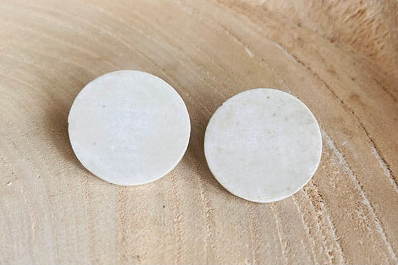 Boucles d'oreilles blanc cassé
